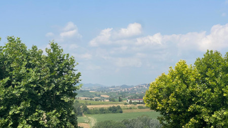 NELL'ASTIGIANO  ,  ALTO  MONFERRATO  , ZONA  COCCONATO-VILLADEATI  - PORZIONE DI CASA CON VISTA PANORAMICA,  presenta OTTIMA   RISTRUTTURAZIONE  del  PIANO   TERRENO  ed è   in stato originale per la restante parte  - Euro 129.000