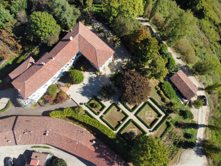 ASTI (AT) - PORTACOMARO - SUGGESTIVA E INCANTEVOLE VILLA STORICA  NOBILIARE RISALENTE AL SETTECENTO SITUATA IN POSIZIONE DOMINANTE E PANORAMICA  - Info in agenzia