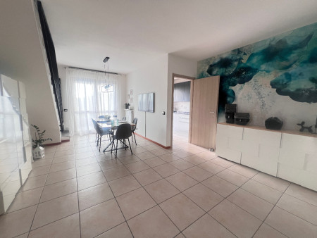 ASTI (AT)  ATTICO ALLOGGIO ULTIMO PIANO CON MANSARDA - IMPIANTO  FOTOVOLTAICO  CONDOMINIALE - CLASSE ENERGETICA  B - CLIMATIZZATO DAIKIN,   6  VANI CATASTALI - PREZZO  euro  239.000,00