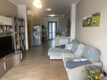 ASTI (AT) CENTRALISSIMO - IN STABILE SIGNORILE SPLENDIDO ALLOGGIO 4 VANI DI 110 MQ.  PIANO ALTO - COMPLETAMENTE RISTRUTTURATO CON DUE BALCONI , CANTINA E BOX AUTO - Euro 169.000