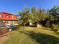 ASTI (AT) VALGERA - A  3  MINUTI  DALLA  CITTA' , IN POSIZIONE COLLINARE CON VISTA APERTA SULLE COLLINE - CASA LIBERA SU TRE LATI svipuppata  su  2  livelli , CON GIARDINO E TERRENO CIRCOSTANTE - Euro 239.000